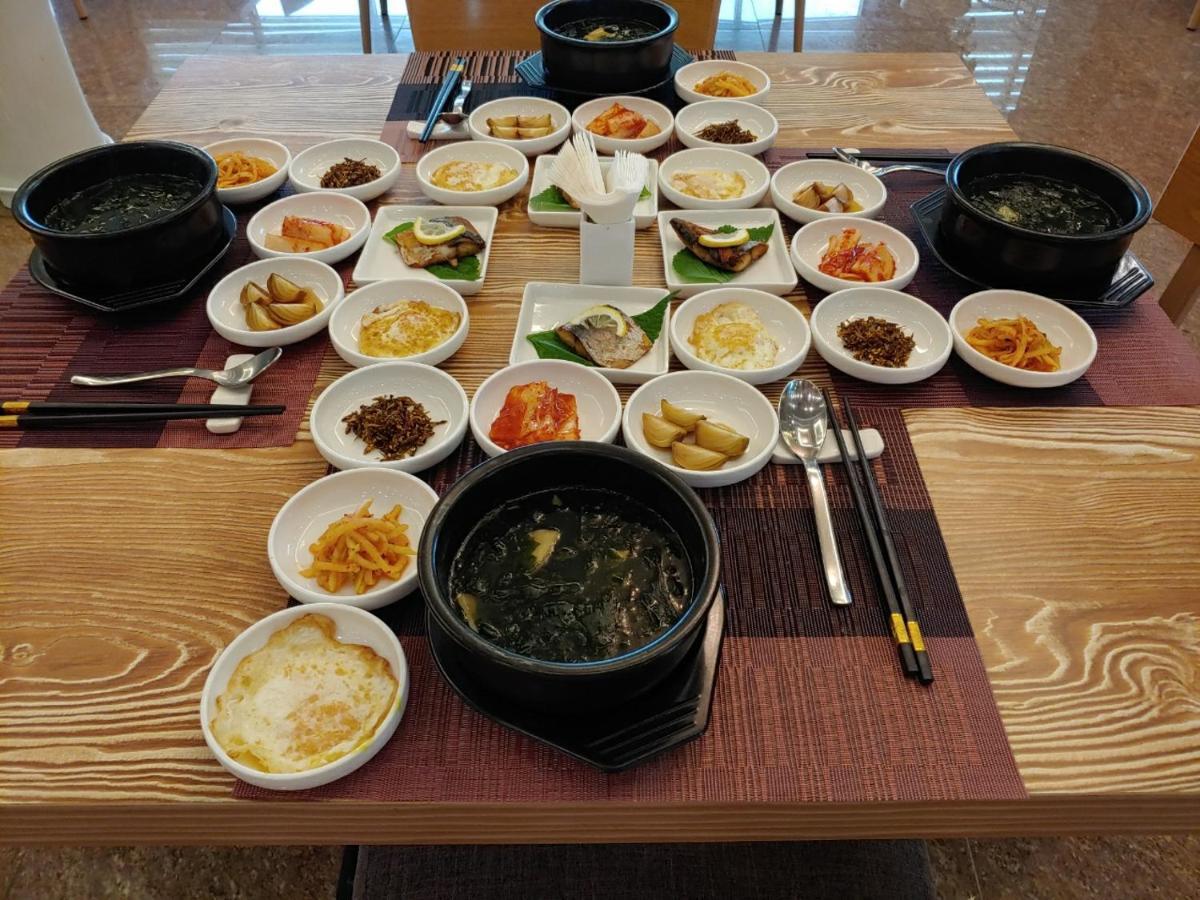 Jeju Noblesse Hotel מראה חיצוני תמונה