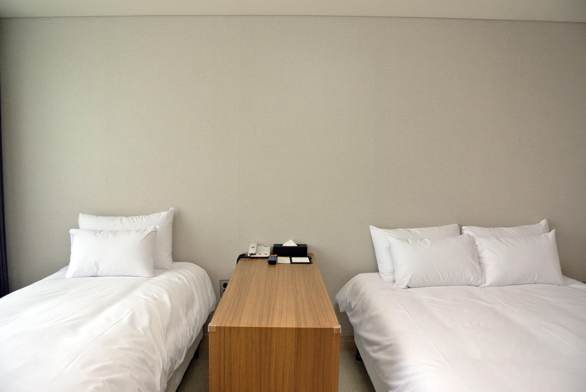 Jeju Noblesse Hotel מראה חיצוני תמונה