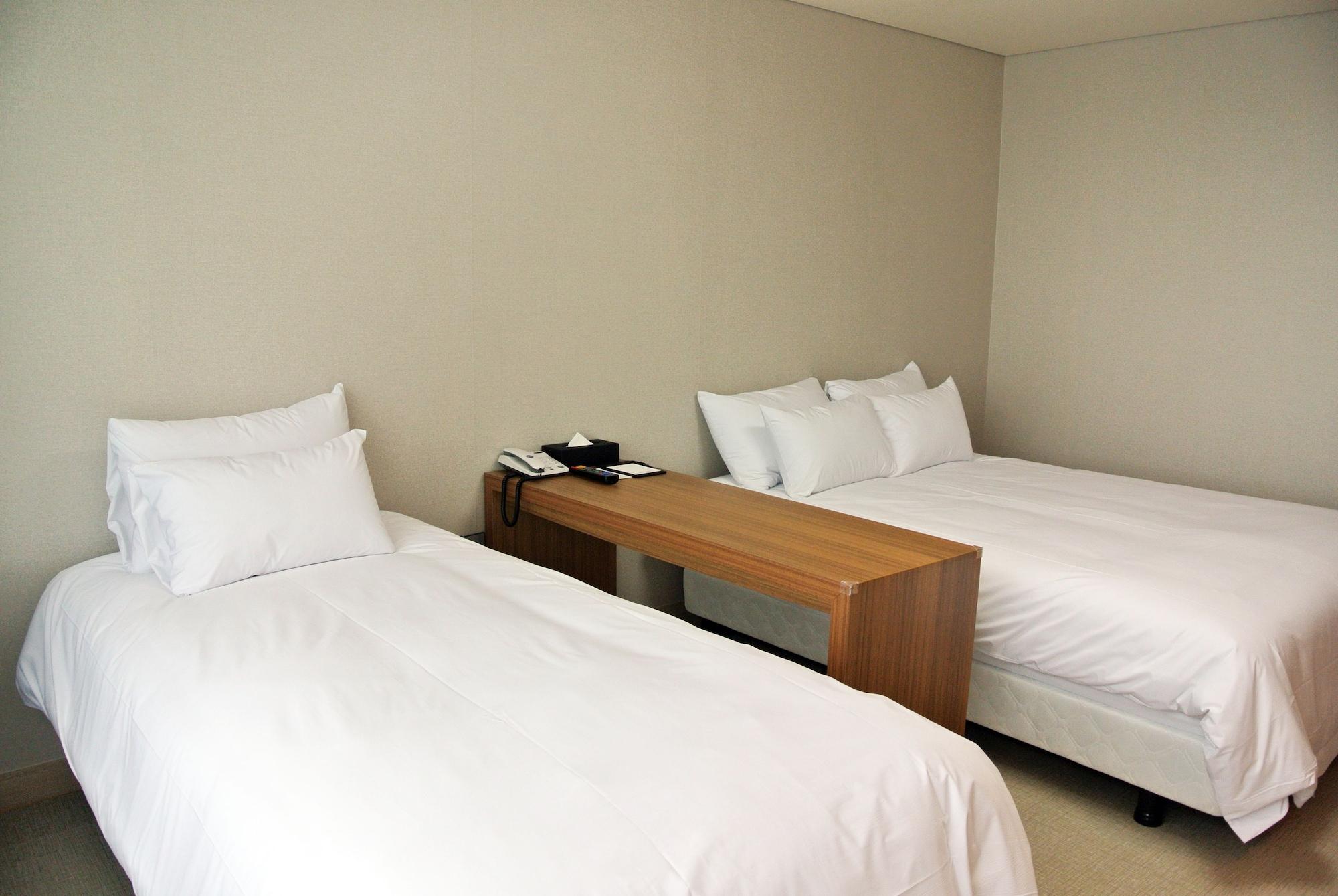 Jeju Noblesse Hotel מראה חיצוני תמונה