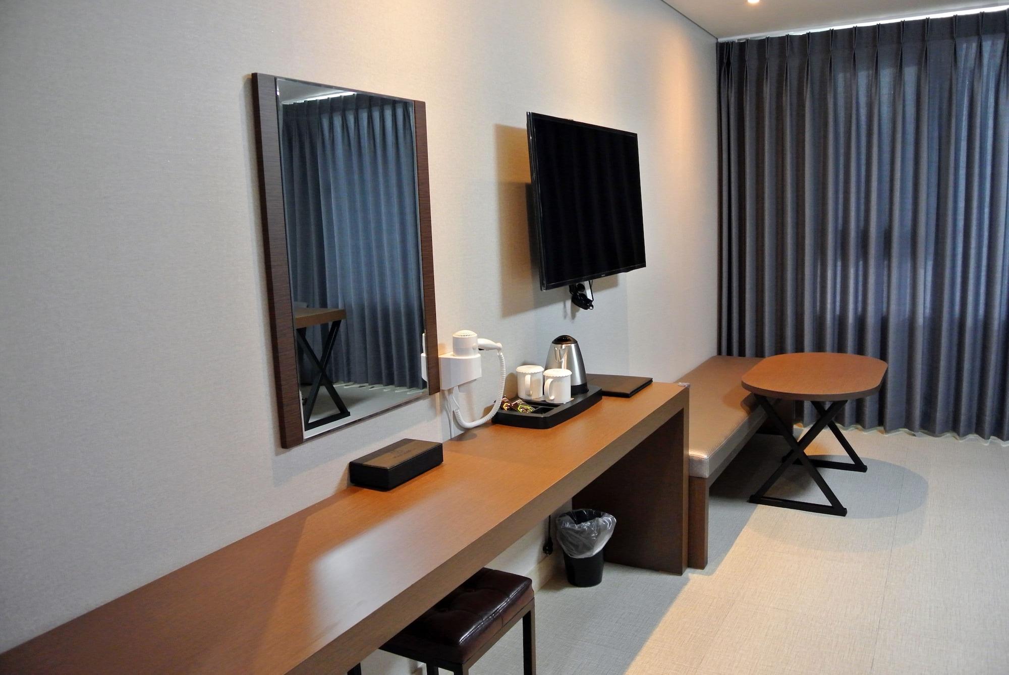 Jeju Noblesse Hotel מראה חיצוני תמונה