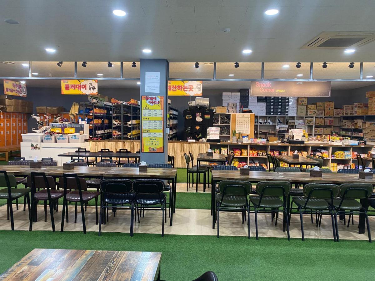 Jeju Noblesse Hotel מראה חיצוני תמונה