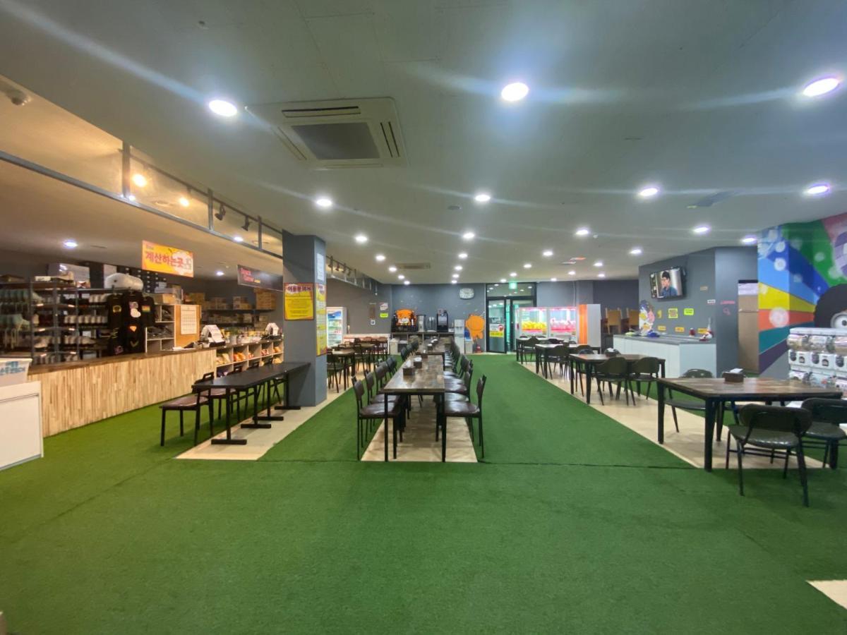 Jeju Noblesse Hotel מראה חיצוני תמונה